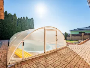 Prodej rodinného domu, Lužice, 200 m2