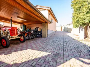 Prodej rodinného domu, Lužice, 200 m2