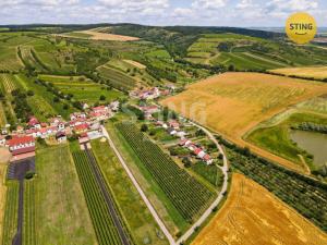 Prodej komerčního pozemku, Bořetice, 2210 m2