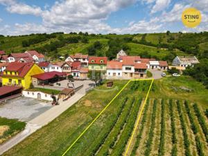 Prodej komerčního pozemku, Bořetice, 2210 m2