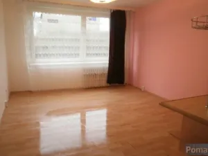 Pronájem bytu 1+kk, Praha - Modřany, Platónova, 32 m2
