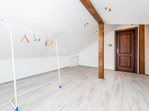 Pronájem bytu 4+kk, Praha - Kyje, Černičná, 201 m2