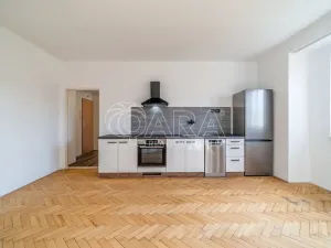 Pronájem bytu 2+kk, Kralupy nad Vltavou - Lobeček, nám. Mládežníků, 38 m2
