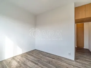 Pronájem bytu 2+kk, Kralupy nad Vltavou - Lobeček, nám. Mládežníků, 38 m2
