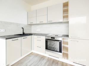 Pronájem bytu 2+kk, Praha - Prosek, Čakovická, 41 m2