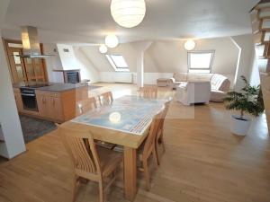 Pronájem bytu 5+kk, Klíčany, 237 m2