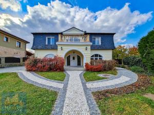 Pronájem rodinného domu, Praha - Nebušice, Ke strži, 360 m2