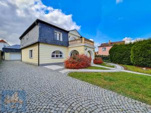 Pronájem rodinného domu, Praha - Nebušice, Ke strži, 360 m2