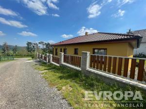 Prodej rodinného domu, Bavoryně - U Vodojemu, U Vodojemu, 98 m2