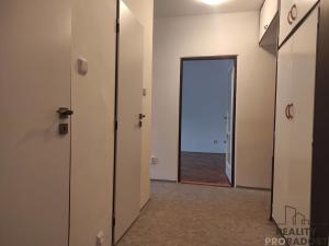 Pronájem bytu 2+1, Zlín - Malenovice, Chelčického, 57 m2