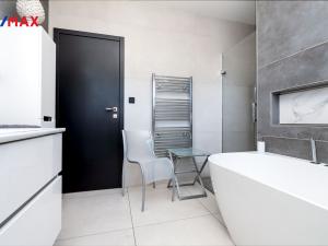 Prodej rodinného domu, Mukařov, 160 m2