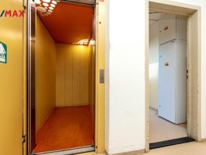 Prodej bytu 3+1, Praha - Háje, Matúškova, 72 m2