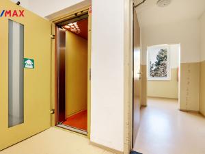 Prodej bytu 3+1, Praha - Háje, Matúškova, 72 m2