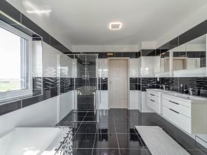 Prodej domu, Tmaň, K Vodojemu, 261 m2