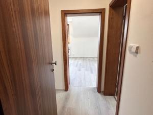 Pronájem bytu 2+kk, Praha - Strašnice, Konojedská, 54 m2