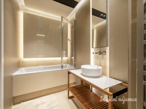 Pronájem bytu 2+kk, Praha - Nusle, Pod Děkankou, 70 m2