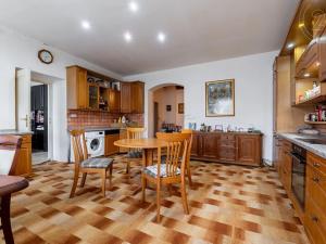 Prodej rodinného domu, Líský, 250 m2