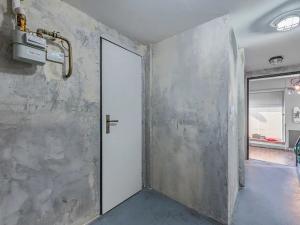Prodej obchodního prostoru, Praha - Holešovice, Ortenovo náměstí, 108 m2