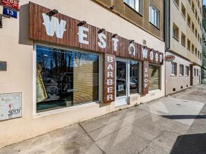 Prodej obchodního prostoru, Praha - Holešovice, Ortenovo náměstí, 108 m2