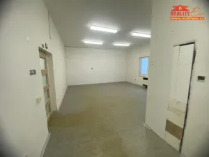 Prodej obchodního prostoru, Jaroměř - Jezbiny, Hradecká, 424 m2