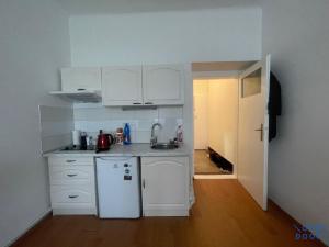 Pronájem bytu 1+kk, Praha - Vršovice, Madridská, 22 m2