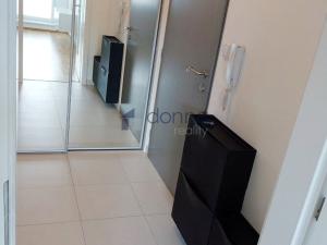 Pronájem bytu 1+kk, Praha - Libeň, U svobodárny, 28 m2