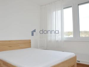 Pronájem bytu 2+kk, Praha - Vysočany, Smržových, 54 m2
