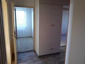 Pronájem bytu 4+1, Praha - Žižkov, Květinková, 74 m2