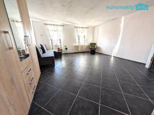 Prodej rodinného domu, Hlupín, 200 m2
