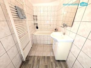 Prodej rodinného domu, Hlupín, 200 m2