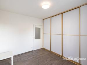 Pronájem bytu 3+1, Praha - Hloubětín, Slévačská, 74 m2