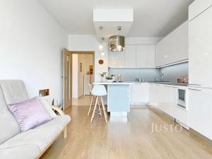 Prodej bytu 3+kk, Praha - Modřany, Československého exilu, 69 m2