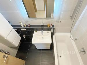 Prodej bytu 3+kk, Praha - Modřany, Československého exilu, 69 m2