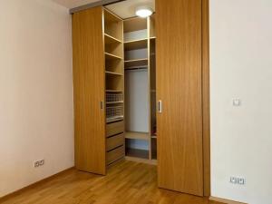 Pronájem bytu 3+kk, Praha - Karlín, Křižíkova, 89 m2