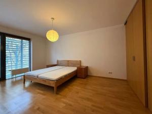 Pronájem bytu 3+kk, Praha - Karlín, Křižíkova, 89 m2