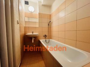 Pronájem bytu 2+1, Ostrava - Poruba, Urxova, 61 m2