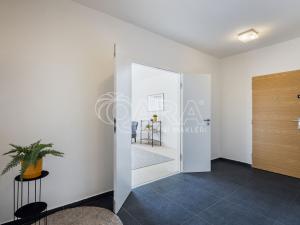 Prodej bytu 3+1, Chýně, Sluneční, 88 m2