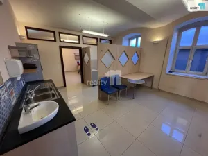 Pronájem obchodního prostoru, Karlovy Vary - Dvory, Chebská, 146 m2