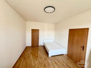 Pronájem bytu 2+kk, Praha - Žižkov, Husinecká, 55 m2