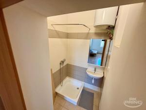 Pronájem bytu 2+kk, Praha - Žižkov, Husinecká, 55 m2
