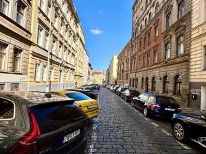 Pronájem bytu 2+kk, Praha - Žižkov, Husinecká, 55 m2