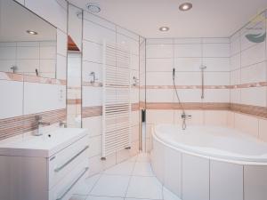 Prodej činžovního domu, Sušice, náměstí Svobody, 628 m2