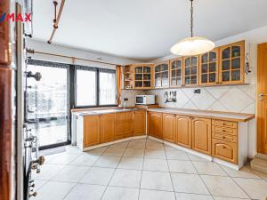 Prodej rodinného domu, Byšice, 5. května, 300 m2