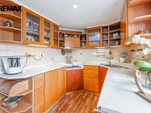 Prodej rodinného domu, Byšice, 5. května, 300 m2