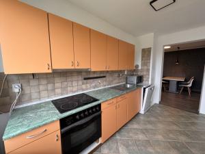 Pronájem bytu 4+1, Zlín, Družstevní, 74 m2