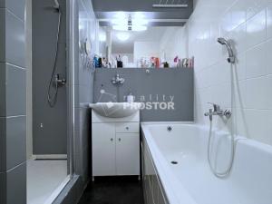 Prodej bytu 4+1, Čelákovice, Na Stráni, 81 m2