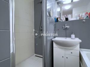 Prodej bytu 4+1, Čelákovice, Na Stráni, 81 m2