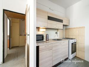 Pronájem bytu 2+kk, Praha - Michle, V zápolí, 40 m2