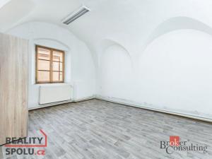 Pronájem historického objektu, Pardubice - Pardubice-Staré Město, Pernštýnská, 54 m2