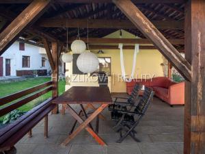 Prodej zemědělské usedlosti, Pištín, 200 m2